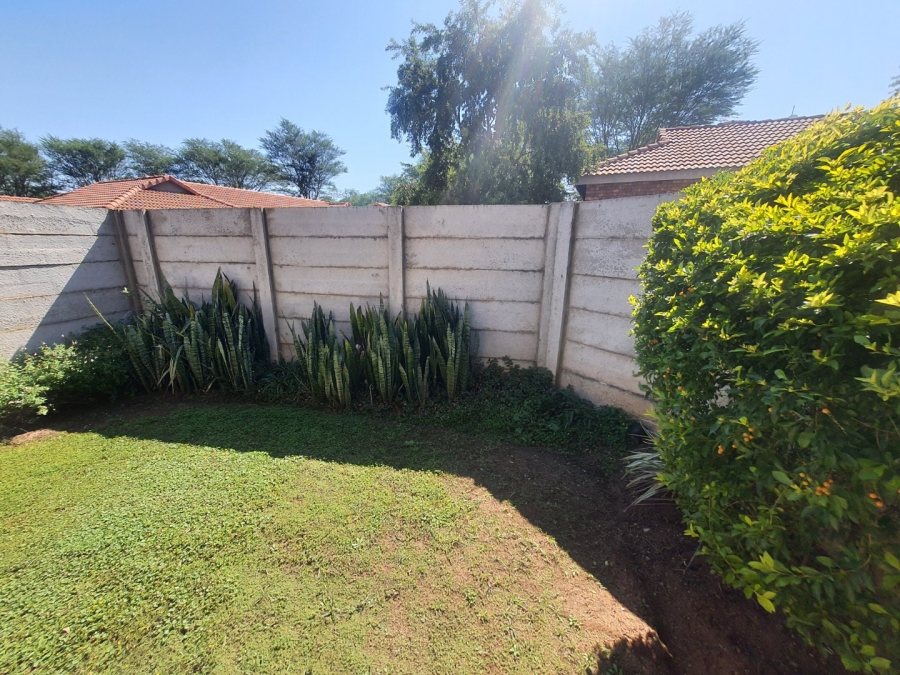 To Let 2 Bedroom Property for Rent in Ngwenya River Estate North West